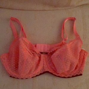 Frey’s underwire bra